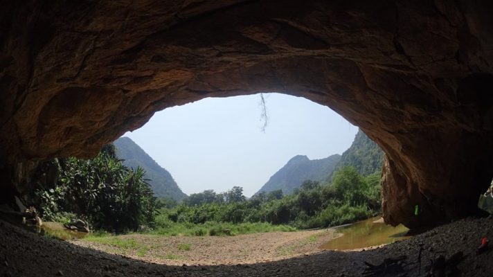 Tour du lịch Quảng Bình - trekking Hang én