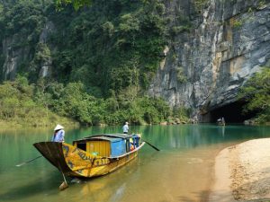 Tour Phong Nha Kẻ Bàng - Đảo Cồn Cỏ