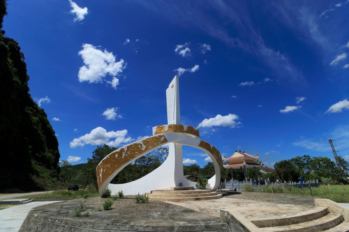 Bến Phà Xuân Sơn